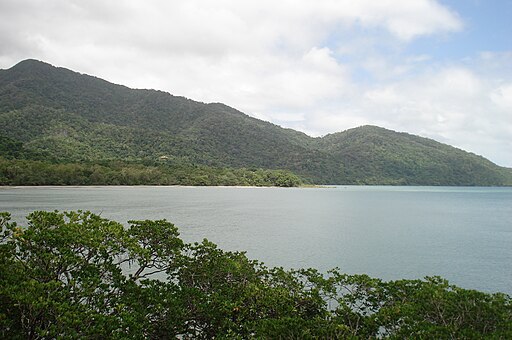 Cape_Tribulation_ Donde_el_Rainforest_se_mezcla_con_la_Gran_barrera _-_panoramio