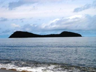Double_island_cairns