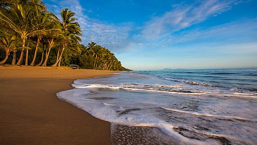 512px-Ellis_Beach,_Far_North_Queensland,_Australia_-_panoramio