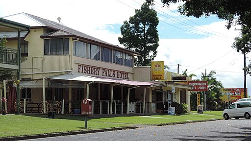 512px-Fishery_Falls_Hotel,_Bruce_Highway,_Fishery_Falls,_2018
