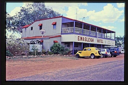512px-Einasleigh_Hotel_(2003)
